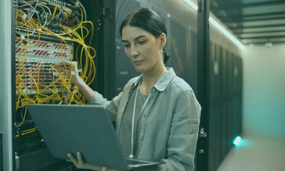 Data Center Decommissioning: A Complete Guide for Enterprise IT Management